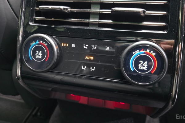 2025 Land Rover Range Rover Sport с пробегом 422 км