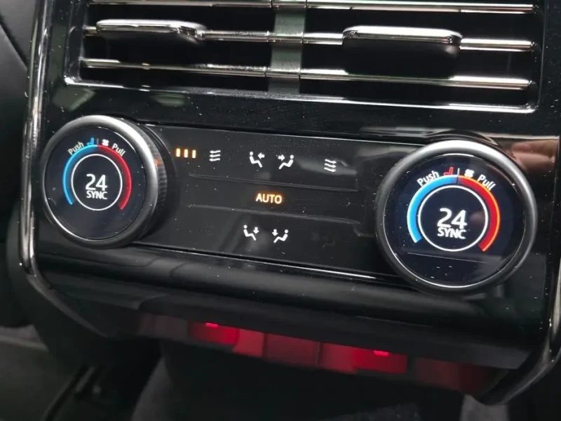 2025 Land Rover Range Rover Sport с пробегом 422 км