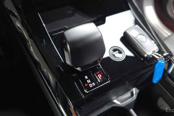 2025 Land Rover Range Rover Sport с пробегом 422 км