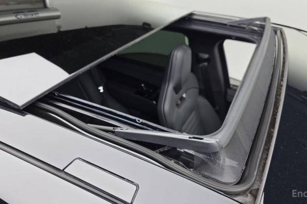 2025 Land Rover Range Rover Sport с пробегом 422 км