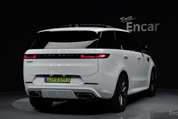 2025 Land Rover Range Rover Sport с пробегом 637 км