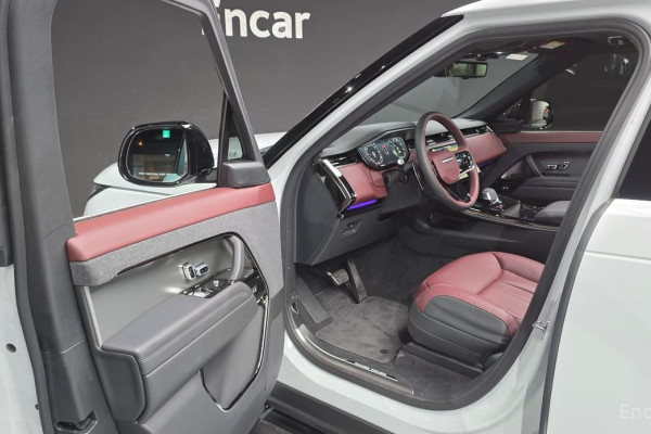 2025 Land Rover Range Rover Sport с пробегом 637 км