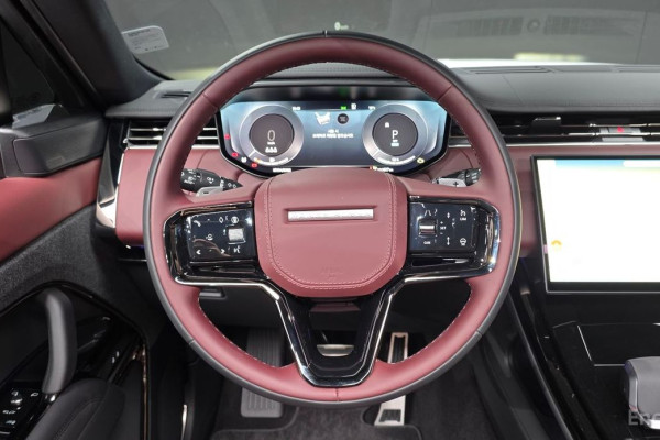 2025 Land Rover Range Rover Sport с пробегом 637 км