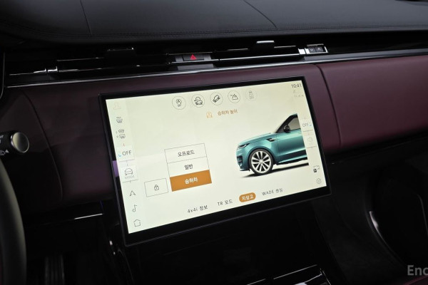 2025 Land Rover Range Rover Sport с пробегом 637 км