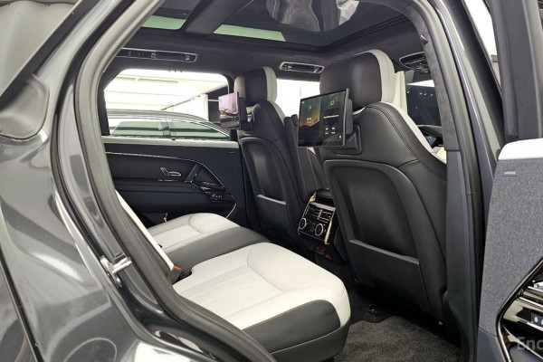 2023 Land Rover Range Rover Sport с пробегом 31 870 км