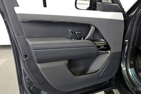 2023 Land Rover Range Rover Sport с пробегом 31 870 км