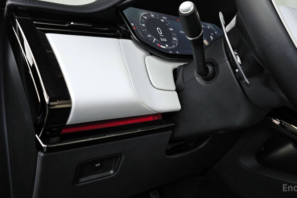 2023 Land Rover Range Rover Sport с пробегом 31 870 км