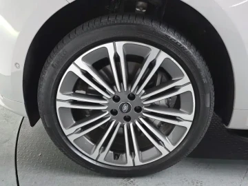 2025 Land Rover Range Rover Sport с пробегом 16 891 км