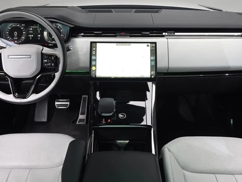 2025 Land Rover Range Rover Sport с пробегом 16 891 км
