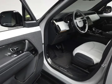 2025 Land Rover Range Rover Sport с пробегом 16 891 км