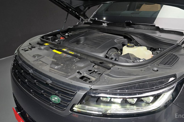2025 Land Rover Range Rover Sport с пробегом 8 748 км