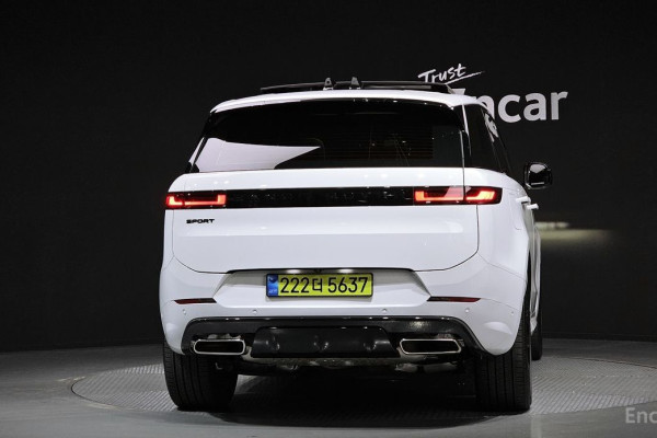 2025 Land Rover Range Rover Sport с пробегом 4 923 км