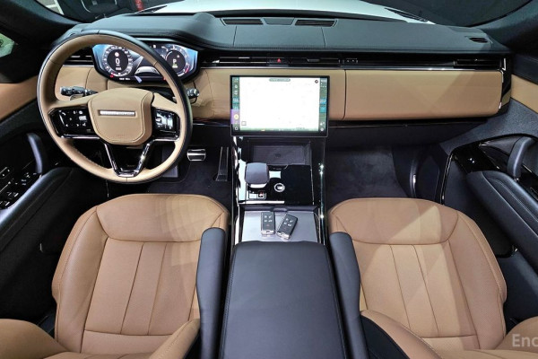 2025 Land Rover Range Rover Sport с пробегом 4 923 км