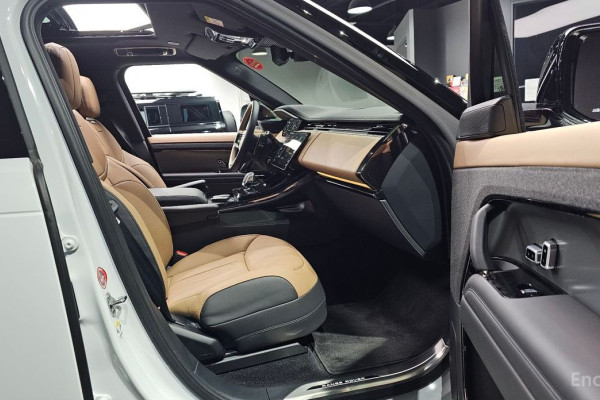 2025 Land Rover Range Rover Sport с пробегом 4 923 км