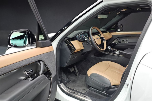 2025 Land Rover Range Rover Sport с пробегом 4 923 км
