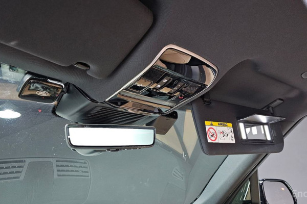 2025 Land Rover Range Rover Sport с пробегом 4 923 км