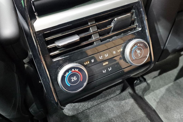 2025 Land Rover Range Rover Sport с пробегом 4 923 км