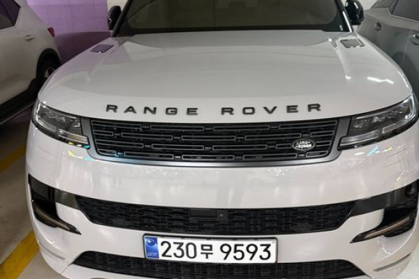 2025 Land Rover Range Rover Sport с пробегом 9 800 км