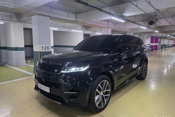 2025 Land Rover Range Rover Sport с пробегом 4 945 км