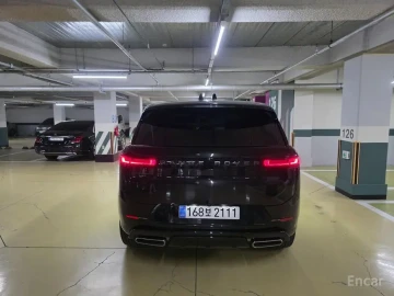 2025 Land Rover Range Rover Sport с пробегом 4 945 км