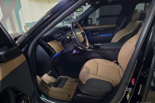 2025 Land Rover Range Rover Sport с пробегом 4 945 км