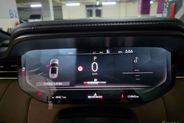 2025 Land Rover Range Rover Sport с пробегом 4 945 км