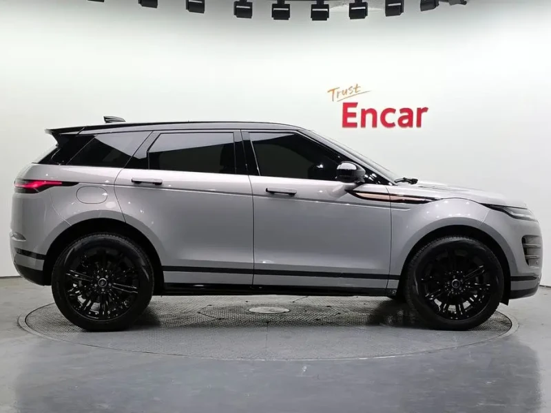 2025 Land Rover Range Rover Evoque с пробегом 4 204 км