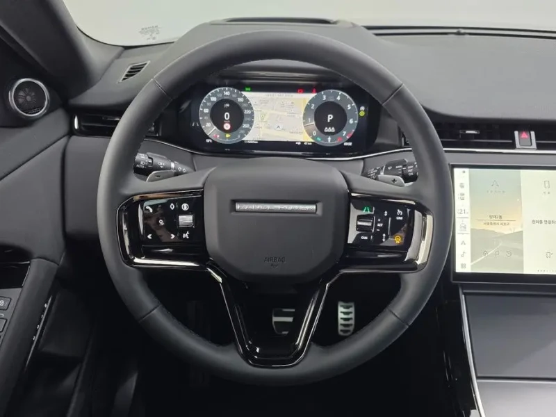 2025 Land Rover Range Rover Evoque с пробегом 4 204 км