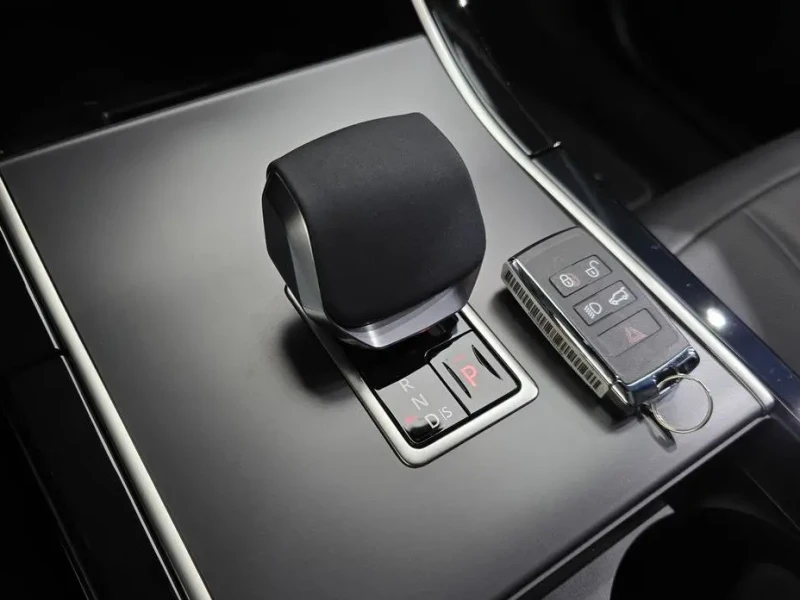 2025 Land Rover Range Rover Evoque с пробегом 4 204 км