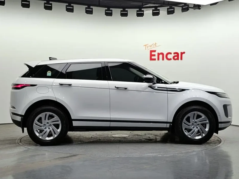 2025 Land Rover Range Rover Evoque с пробегом 1 030 км