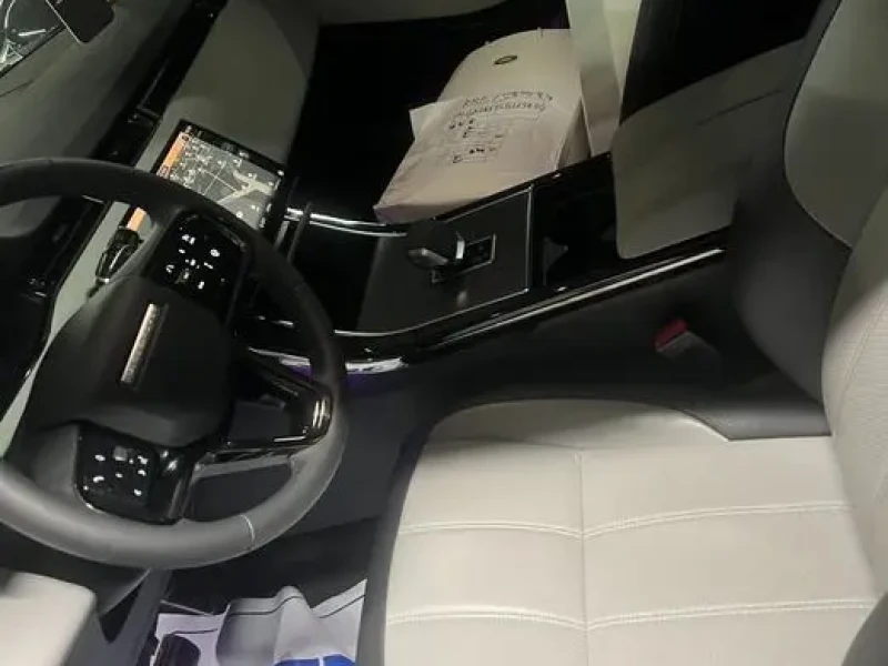 2025 Land Rover Range Rover Evoque с пробегом 18 500 км