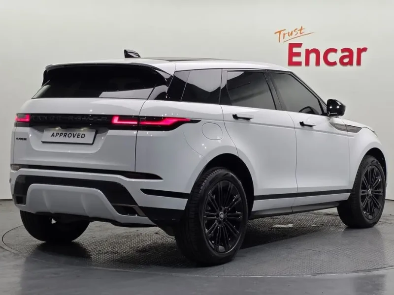 2025 Land Rover Range Rover Evoque с пробегом 10 348 км
