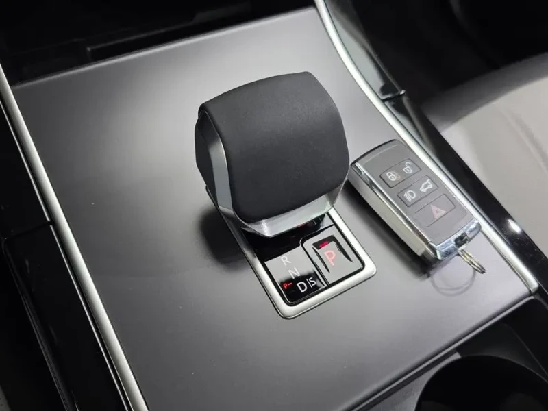 2025 Land Rover Range Rover Evoque с пробегом 10 348 км
