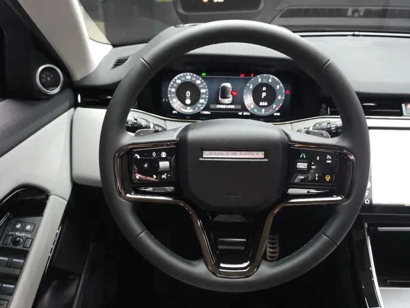 2025 Land Rover Range Rover Evoque с пробегом 1 389 км