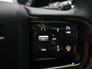2025 Land Rover Range Rover Evoque с пробегом 1 389 км