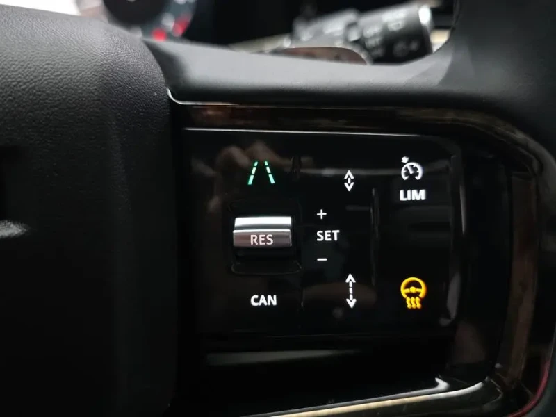 2025 Land Rover Range Rover Evoque с пробегом 1 389 км
