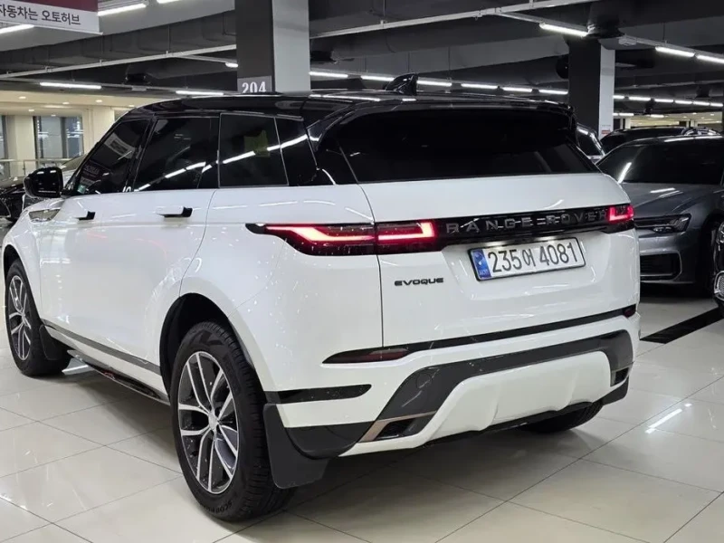 2025 Land Rover Range Rover Evoque с пробегом 16 800 км