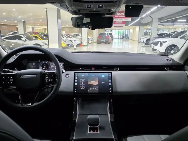 2025 Land Rover Range Rover Evoque с пробегом 16 800 км