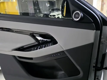 2025 Land Rover Range Rover Evoque с пробегом 16 800 км