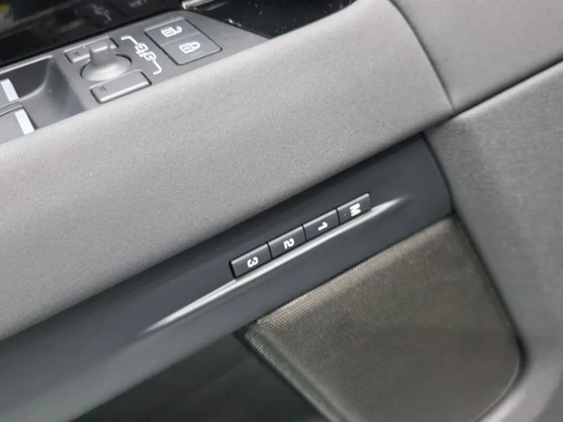 2024 Land Rover Range Rover Evoque с пробегом 21 903 км