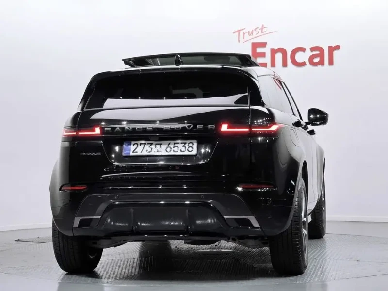 2025 Land Rover Range Rover Evoque с пробегом 9 741 км