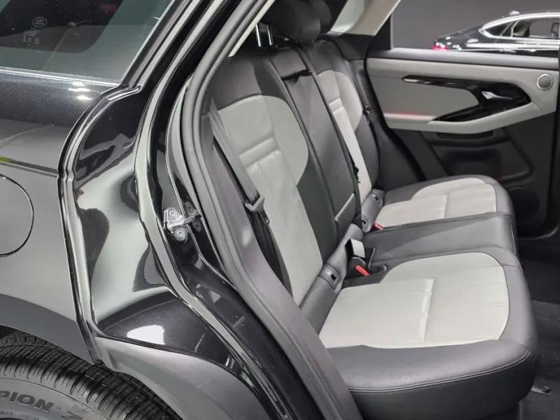 2025 Land Rover Range Rover Evoque с пробегом 9 741 км