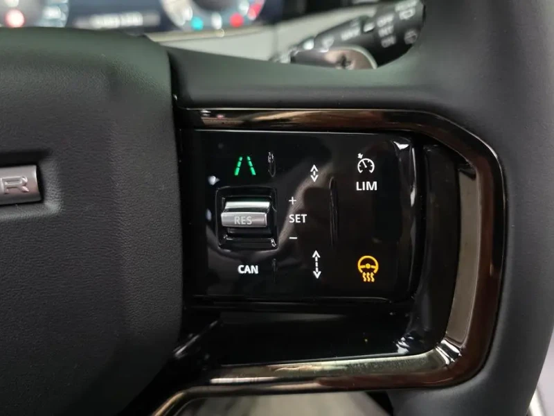 2025 Land Rover Range Rover Evoque с пробегом 9 741 км