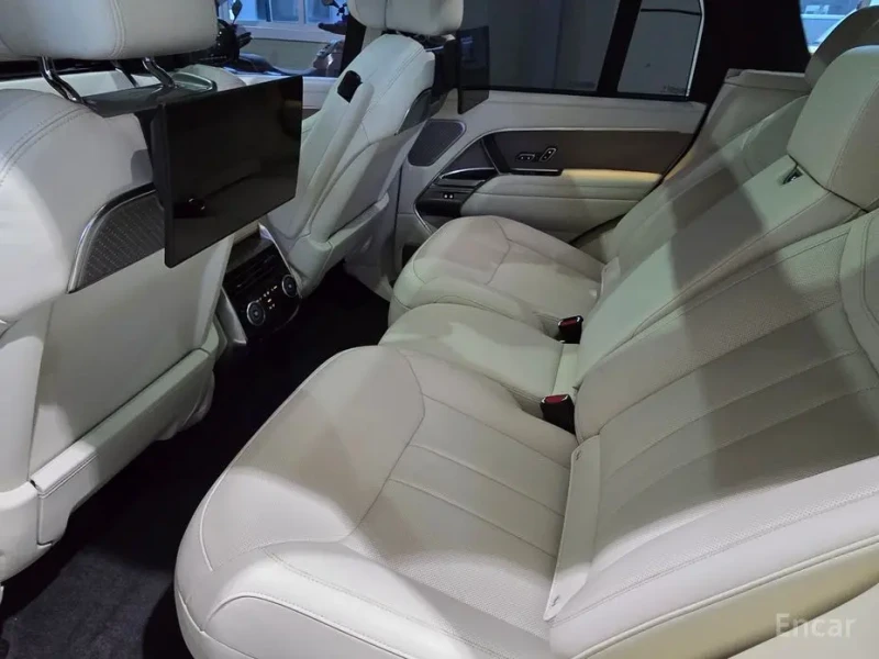 2025 Land Rover Range Rover с пробегом 6 203 км