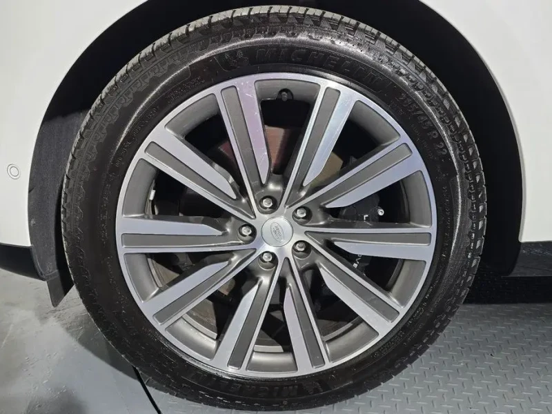 2025 Land Rover Range Rover с пробегом 2 112 км