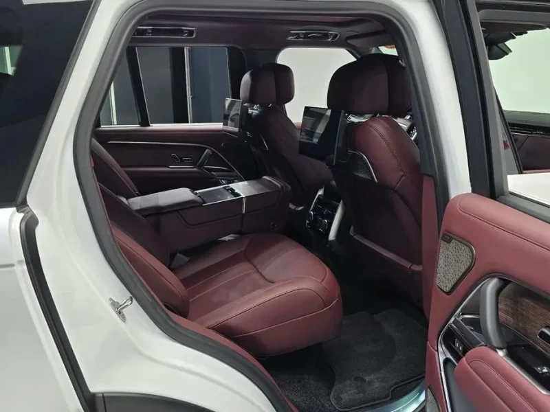 2025 Land Rover Range Rover с пробегом 2 112 км