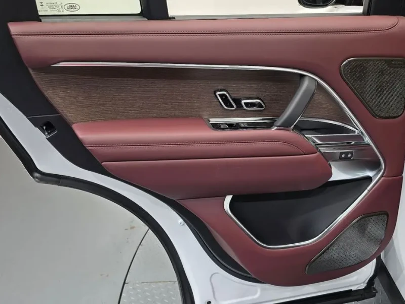 2025 Land Rover Range Rover с пробегом 2 112 км