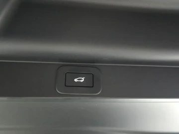 2025 Land Rover Range Rover с пробегом 2 112 км