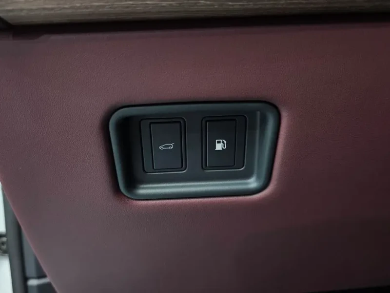 2025 Land Rover Range Rover с пробегом 2 112 км