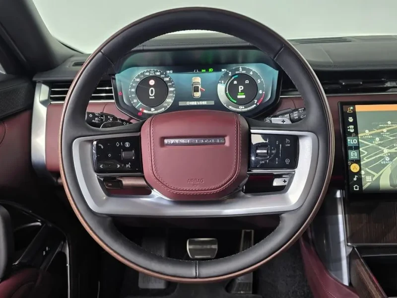 2025 Land Rover Range Rover с пробегом 2 112 км